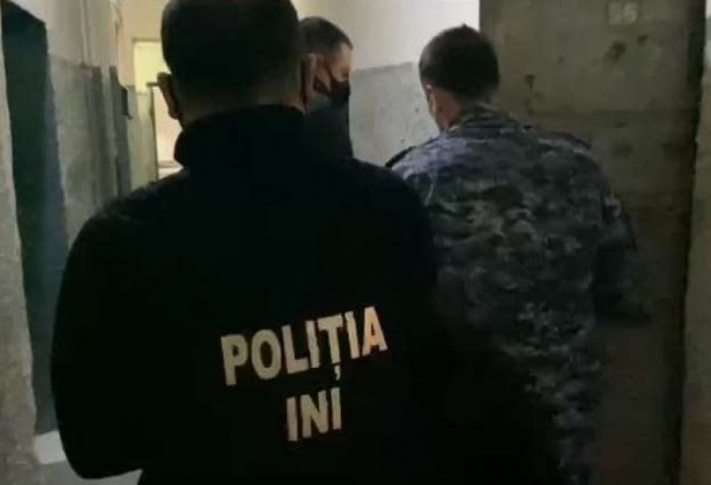 Percheziții în biroul unui șef de la INI. De ce este suspectat acesta